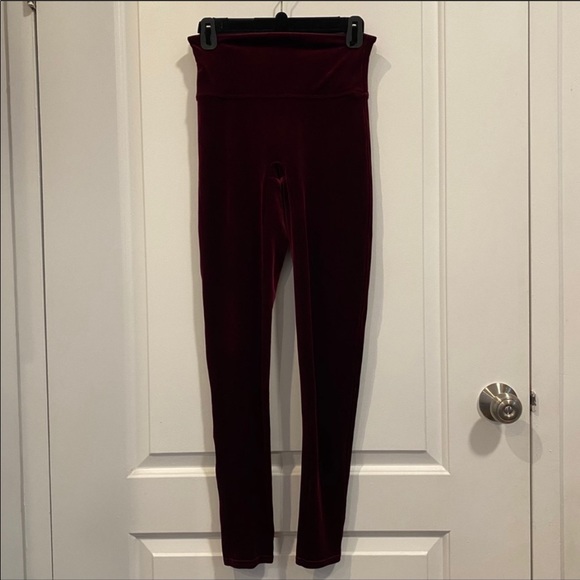 Spanx Velvet Legging in Color Rich Burgundy - Picture 5 of 6